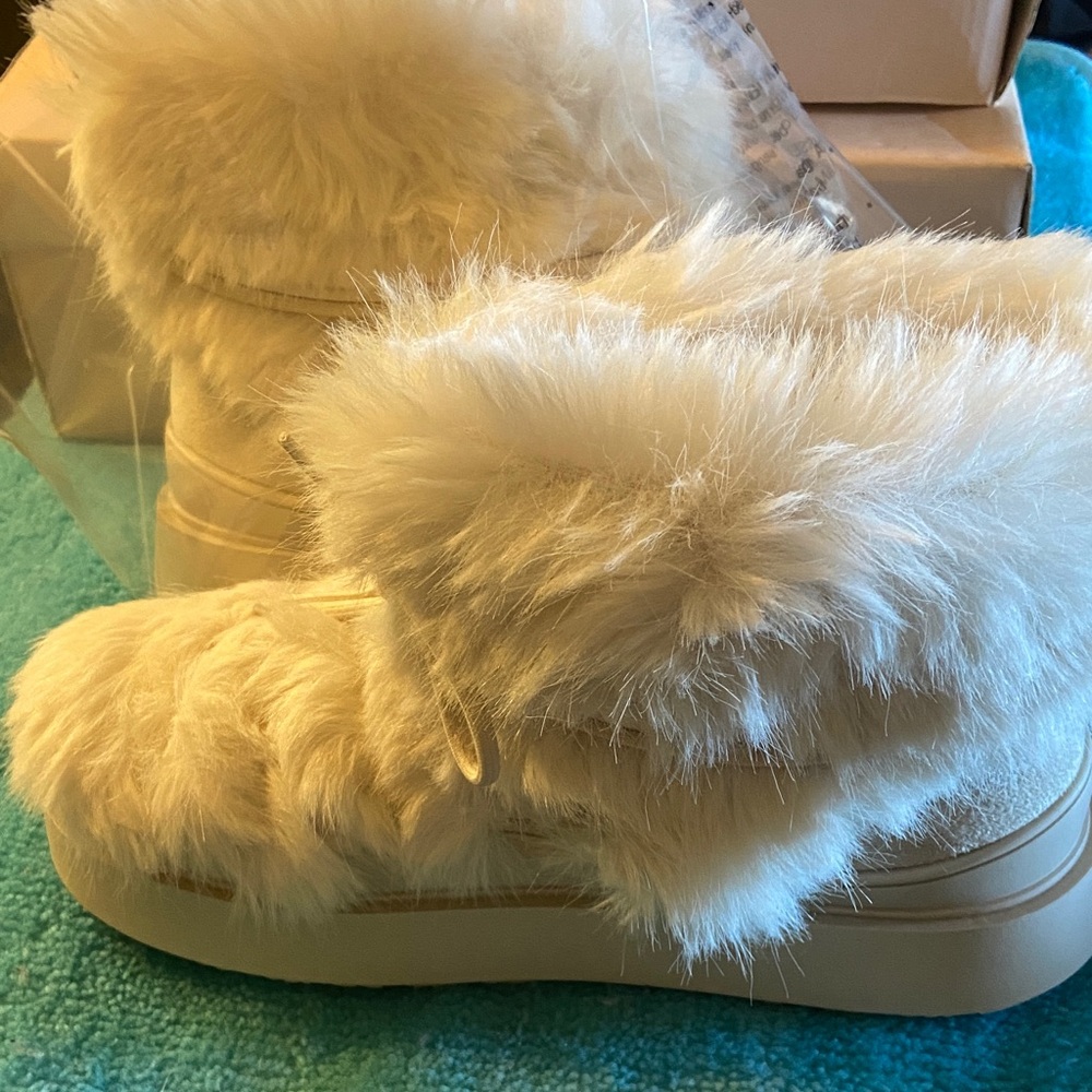 JustFab Fluffy Cream Winter Boots